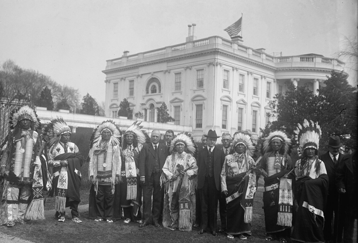 Rosebud Sioux and Calvin Coolidge on the Whitehouse lawn in 1925